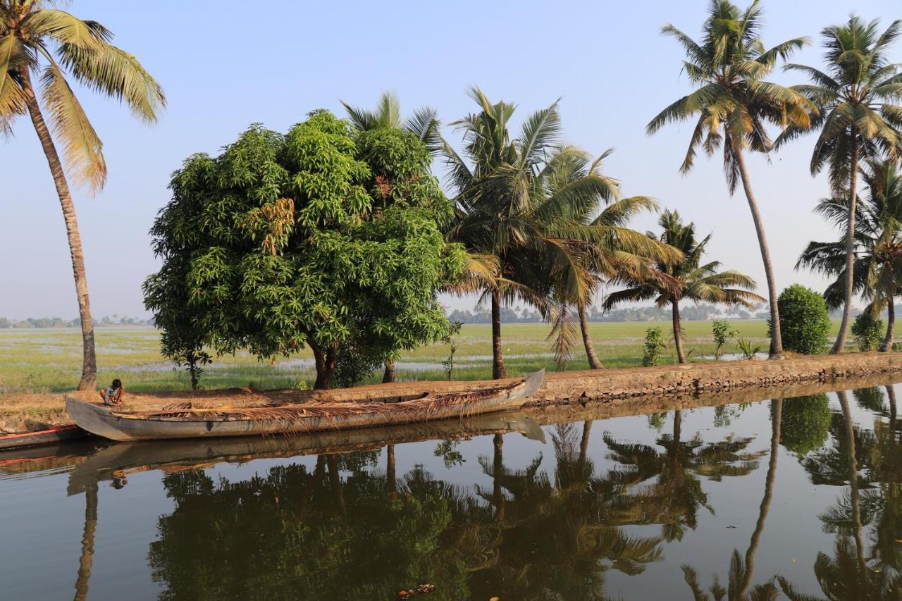 Sreekrishna Houseboat C/O Sreekrishna Ayurveda Panchakarma Centre Alappuzha Exterior photo