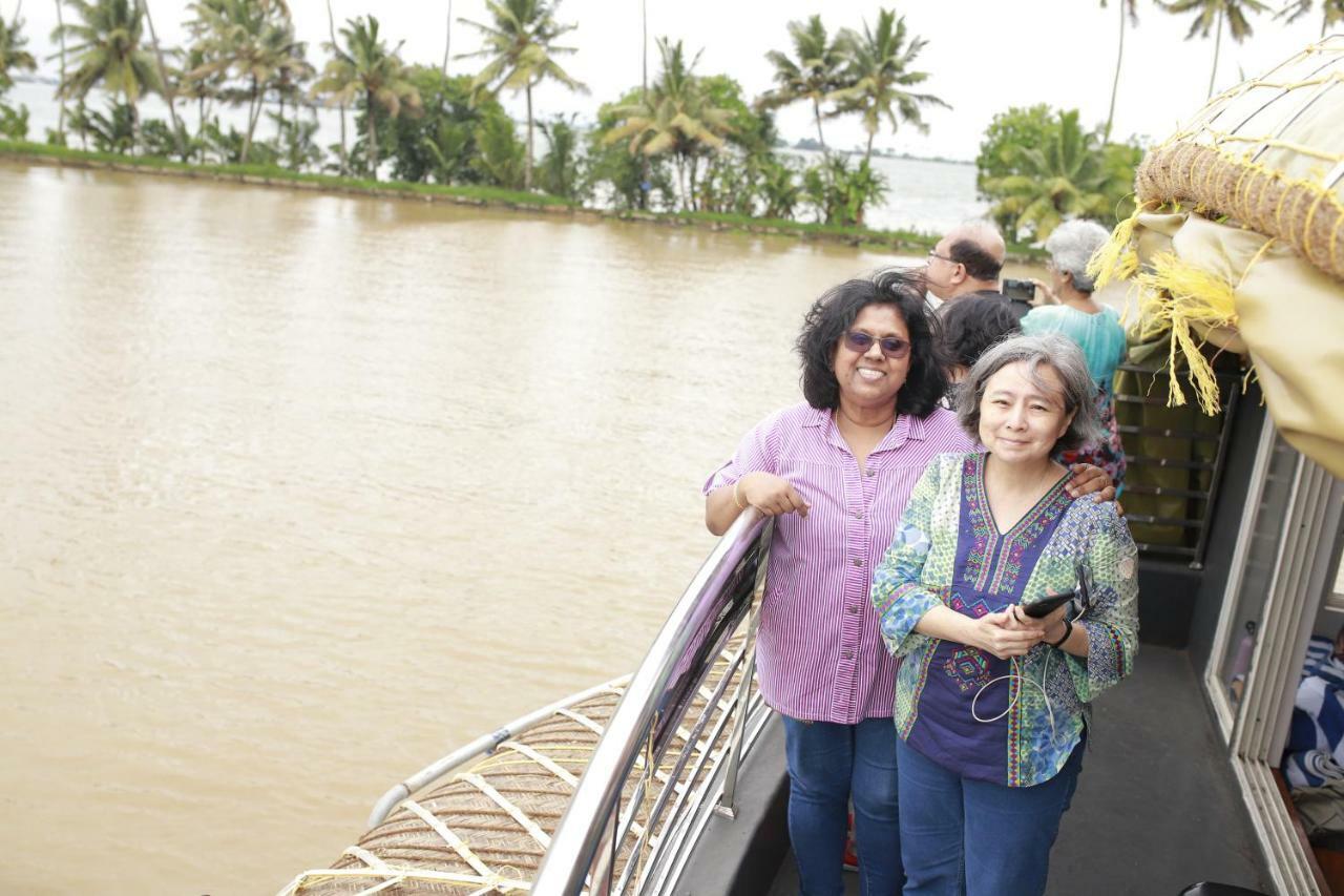 Sreekrishna Houseboat C/O Sreekrishna Ayurveda Panchakarma Centre Alappuzha Exterior photo